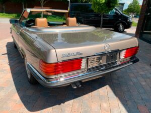 Mercedes-560-SL13