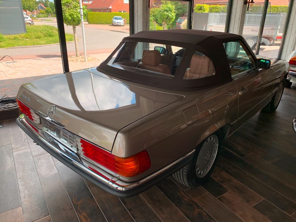 Mercedes-560-SL17